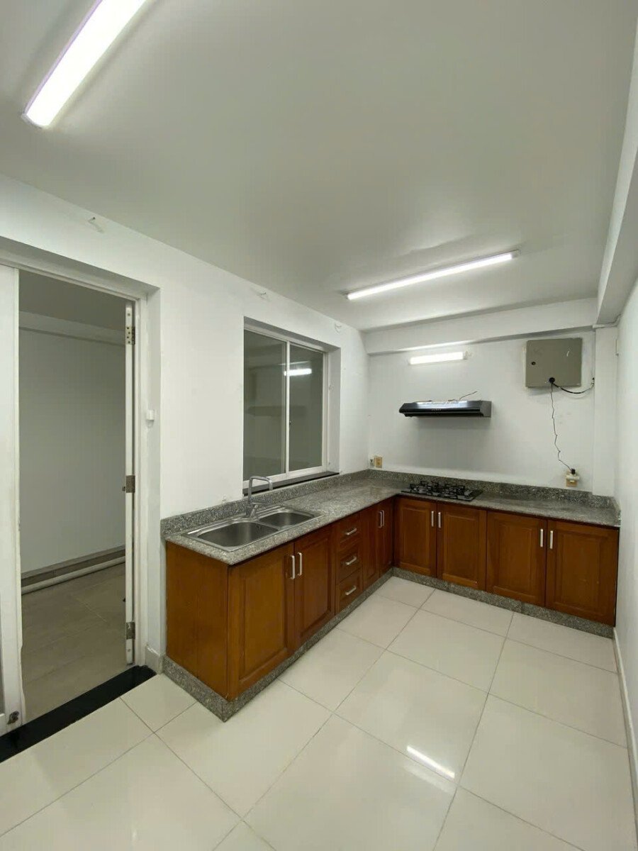 bep rieng trong toa nha - Giá cho thuê nhà tòa nhà văn phòng đường Nội khu Hưng Gia 3 phường Tân Hưng T12/2025