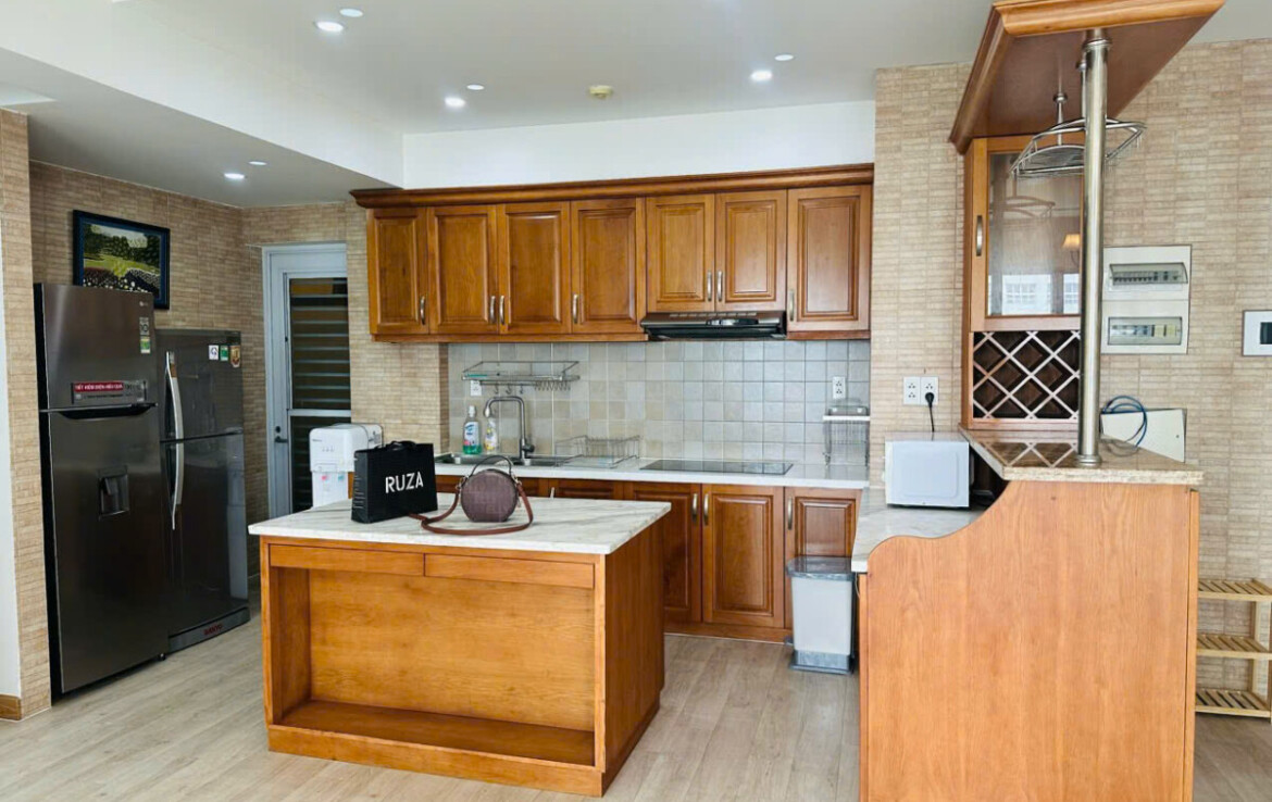 bep rong rai 1170x738 - Giá mua bán căn hộ 3pn - 115m2 view hồ bơi tòa C chung cư Happy Valley T12/2025