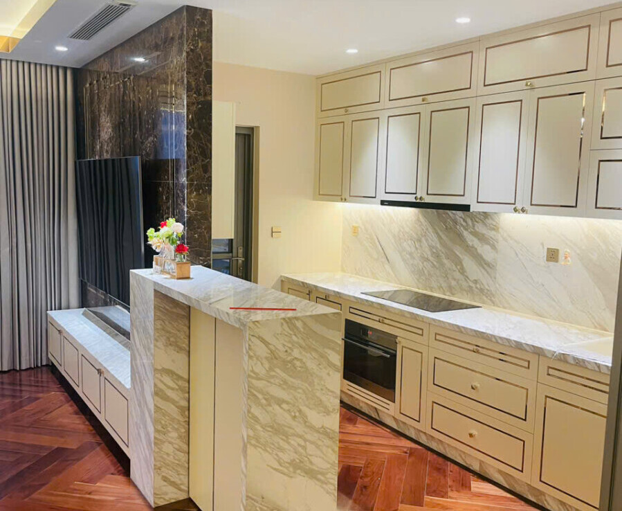 can canh bep mo rong rai 899x738 - Giá mua bán căn hộ 2pn tòa B chung cư Riverpark Premier phường Tân Hưng T1/2026