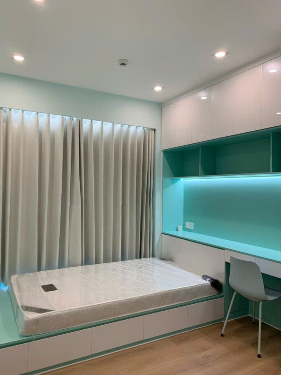 can canh phong ngu thu 2 - Giá mua bán căn hộ 2pn có ô xe tòa A view trong chung cư Urban Hill phường Tân Hưng T12/2025