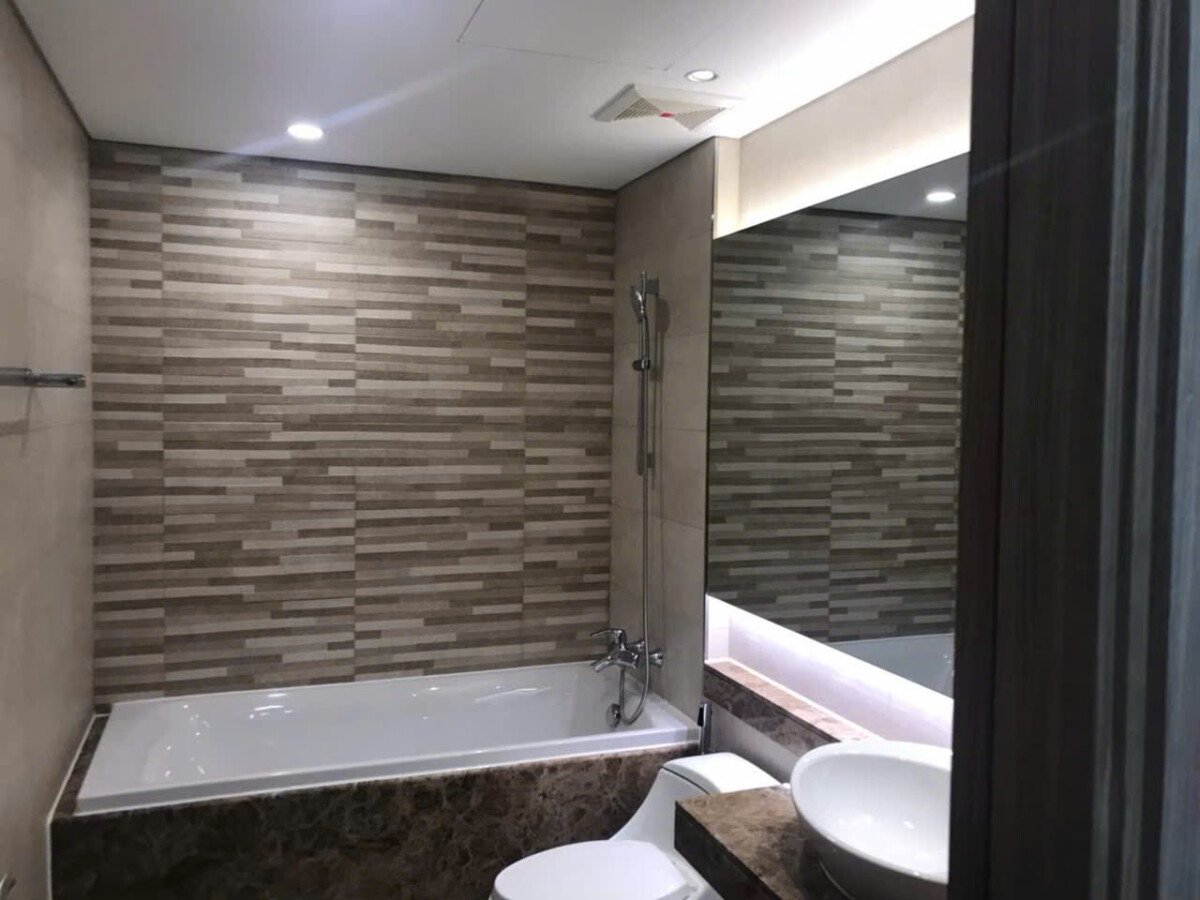 can ho co 2 nha tam hoan thien cao cap nhu hinh - Giá mua bán căn hộ 2pn có ô xe tòa A view trong chung cư Urban Hill phường Tân Hưng T12/2025