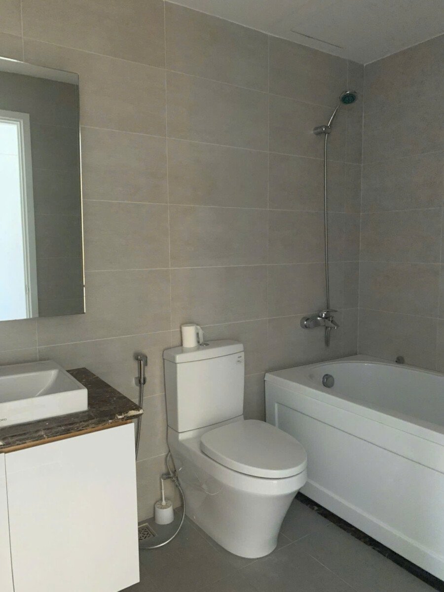 can ho co 2 nha tam hoan thien nhu hinh 11 - Giá mua bán căn hộ 2pn căn số 01 tòa D chung cư Green Valley phường Tân Mỹ T1/2026