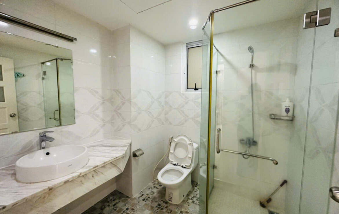 can ho co 2 nha tam hoan thien nhu hinh 4 1170x738 - Giá mua bán căn hộ 3pn - 115m2 view hồ bơi tòa C chung cư Happy Valley T12/2025