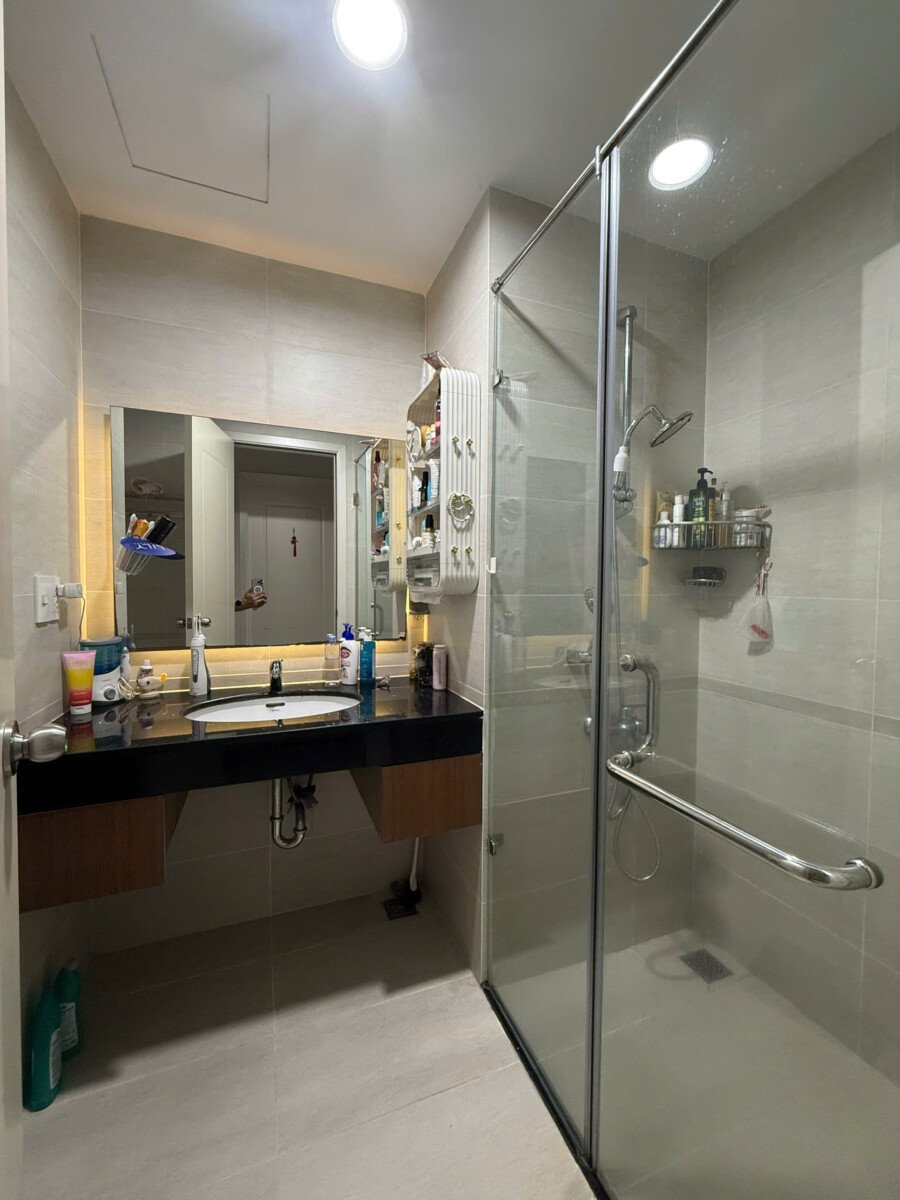 can ho co 2 nha tam hoan thien nhu hinh 8 - Giá mua bán căn hộ 3pn số 04 tòa B chung cư Green Valley phường Tân Mỹ T12/2025