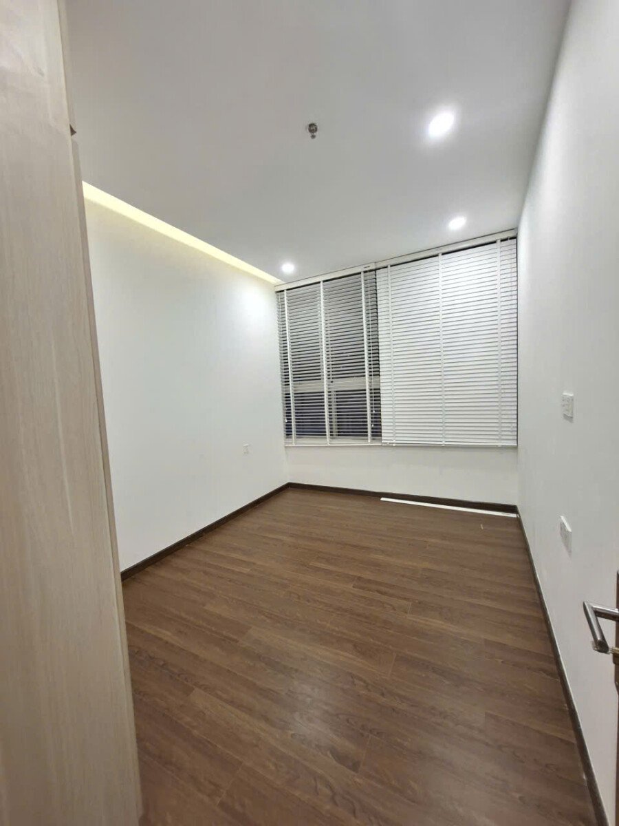 cho thue can ho midrown 4 - Bán căn hộ Midtown Tòa M6. DT 91m2 Nội thất dính tường- Đã có sổ- 2 Phòng-2wc- Giá bán 10 Tỷ có thương lượng