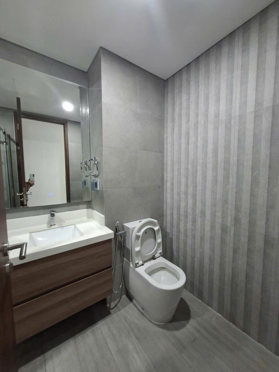 cho thue can ho midtown 8 2 - Cho thuê căn hộ Midtown Tòa M7. DT 84m2 Thiết kế 2 phòng ngủ-2wc- Nhà đẹp-đầy đủ nội thất- Giá thuê 25 Triệu/Tháng