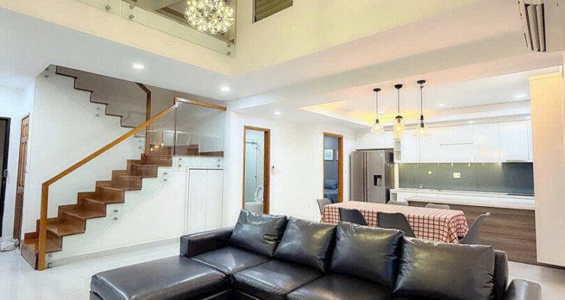Cho thuê Penthouse Sky Garden 3. Tổng diện tích 200m2 Thiết kế 3 Phòng-2wc- sân thượng rộng- Nội thất đầy đủ- Giá 45 Triệu/Tháng