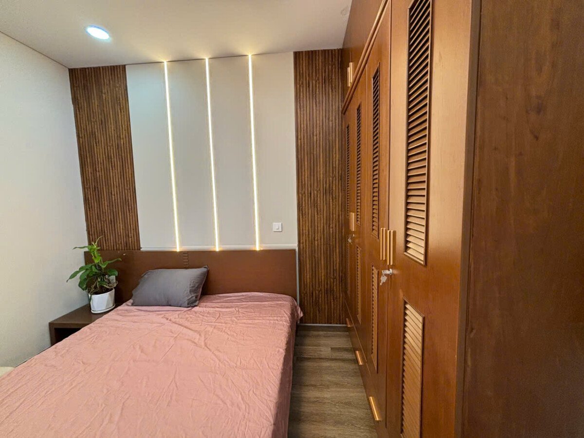 cho thue can ho sky garden 3 2 8 - Cho thuê căn hộ Sky Garden 3. DT 68m2 Nhà đẹp- lầu cao rất thoáng- 2 phòng ngủ-2wc- Nội thất mới- Giá thuê 17 Triệu/Tháng