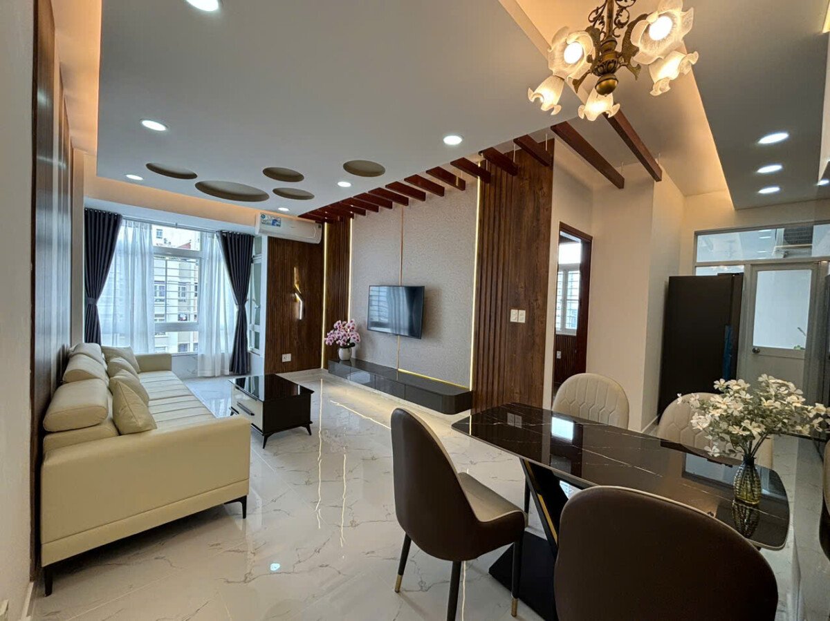 cho thue can ho sky garden 3 6 8 - Cho thuê căn hộ Sky Garden 3. DT 68m2 Nhà đẹp- lầu cao rất thoáng- 2 phòng ngủ-2wc- Nội thất mới- Giá thuê 17 Triệu/Tháng