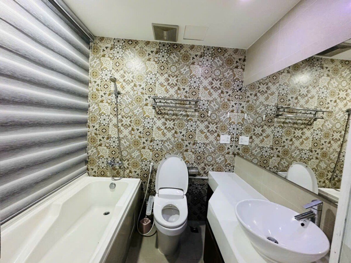 cho thue can penthouse sky garden 3 1 - Cho thuê nhanh Penthouse Sky Garden 3. DT 300m2 Có 2 sân. Rất thoáng- 4 Phòng ngủ- 4wc- Nội thất đầy đủ-Giá 45 Triệu/Tháng
