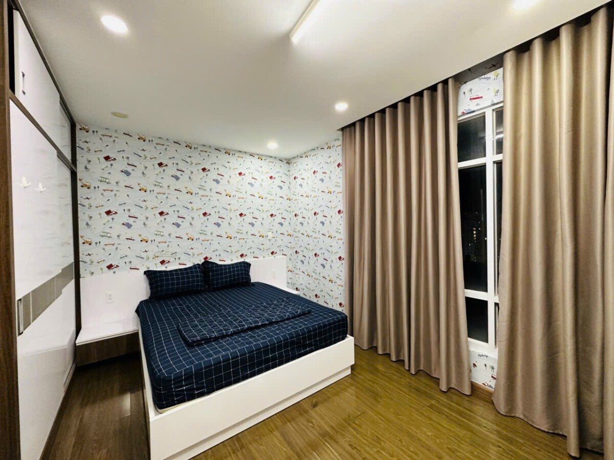 cho thue can penthouse sky garden 3 12 - Cho thuê nhanh Penthouse Sky Garden 3. DT 300m2 Có 2 sân. Rất thoáng- 4 Phòng ngủ- 4wc- Nội thất đầy đủ-Giá 45 Triệu/Tháng