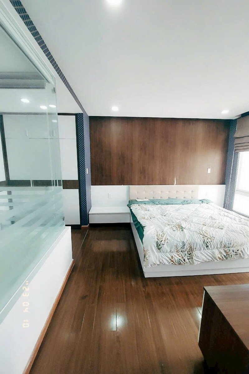 cho thue can penthouse sky garden 3 13 - Cho thuê nhanh Penthouse Sky Garden 3. DT 300m2 Có 2 sân. Rất thoáng- 4 Phòng ngủ- 4wc- Nội thất đầy đủ-Giá 45 Triệu/Tháng