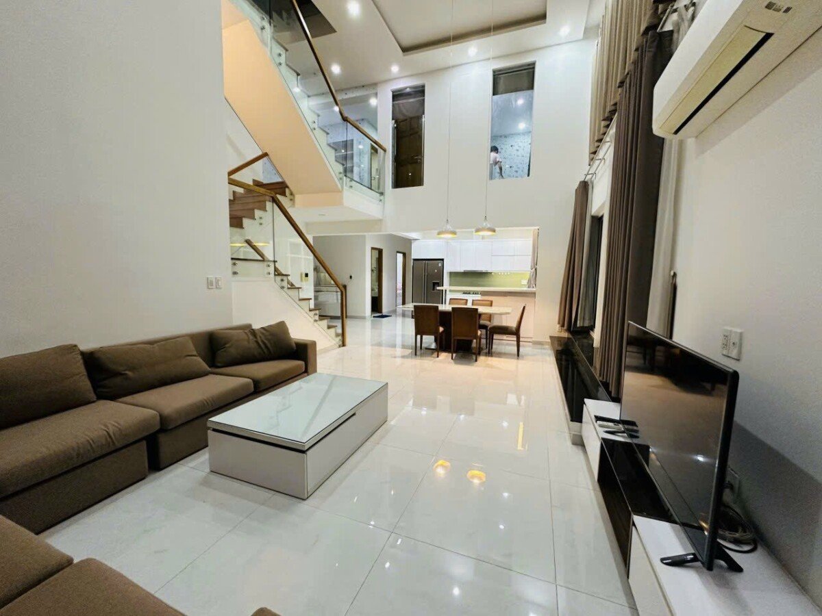 cho thue can penthouse sky garden 3 8 - Cho thuê nhanh Penthouse Sky Garden 3. DT 300m2 Có 2 sân. Rất thoáng- 4 Phòng ngủ- 4wc- Nội thất đầy đủ-Giá 45 Triệu/Tháng