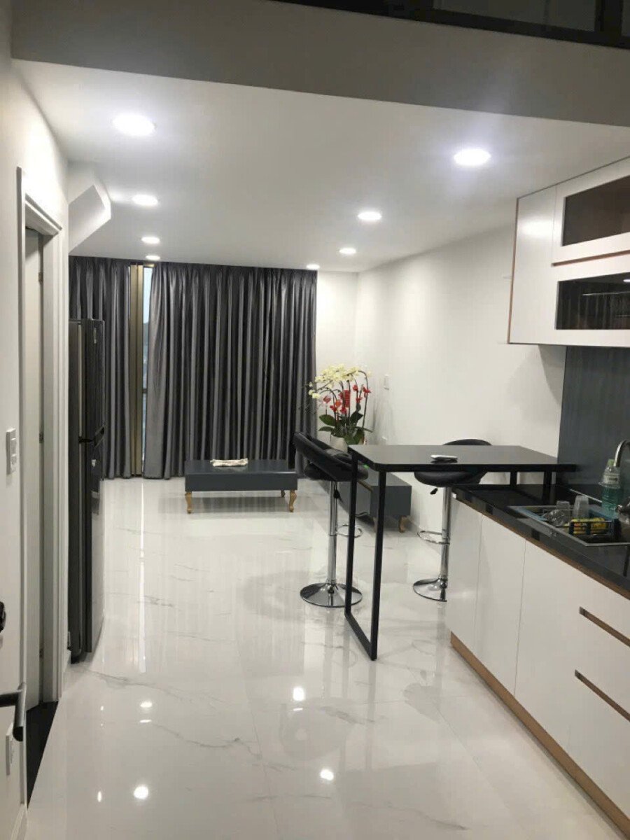 cho thue shop midtown 4 1 - Cho thuê căn Shop tầng 3 Midtown Tòa M7. DT 60m2 Gồm trệt lửng- View biệt thự- Hiện đang trống vào ngay. Giá thuê 18 Triệu/Tháng
