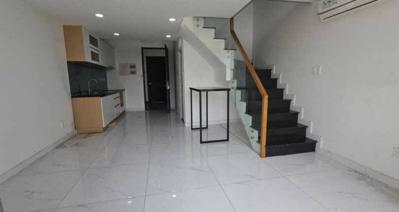 Cho thuê căn Shop tầng 3 Midtown Tòa M7. DT 60m2 Gồm trệt lửng- View biệt thự- Hiện đang trống vào ngay. Giá thuê 18 Triệu/Tháng