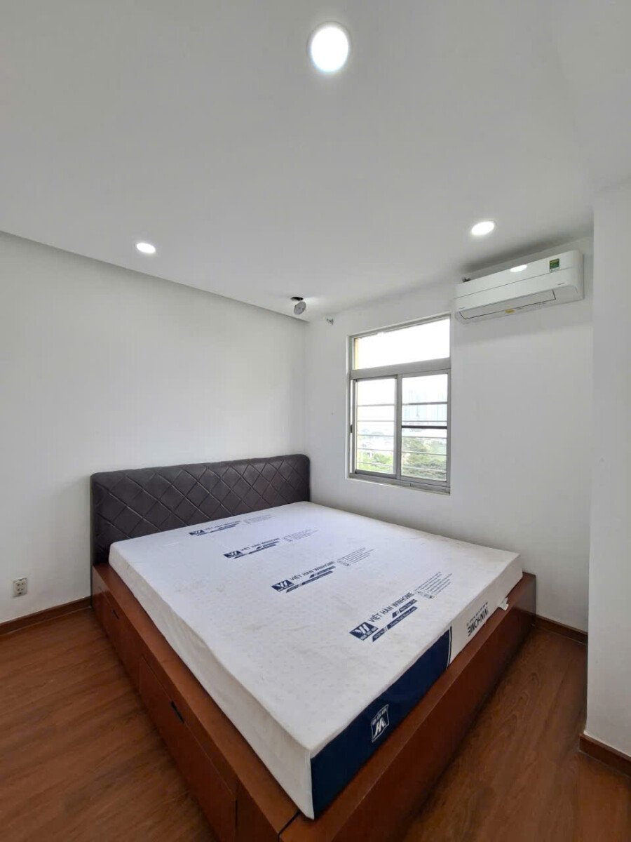 chp thue can ho sky garden 2 9 - Cho thuê căn góc Sky Garden 3. DT 91m2 Nhà đẹp- 3 Phòng-2wc- Đầy đủ nội thất- View hồ bơi- Giá 25 Triệu/Tháng