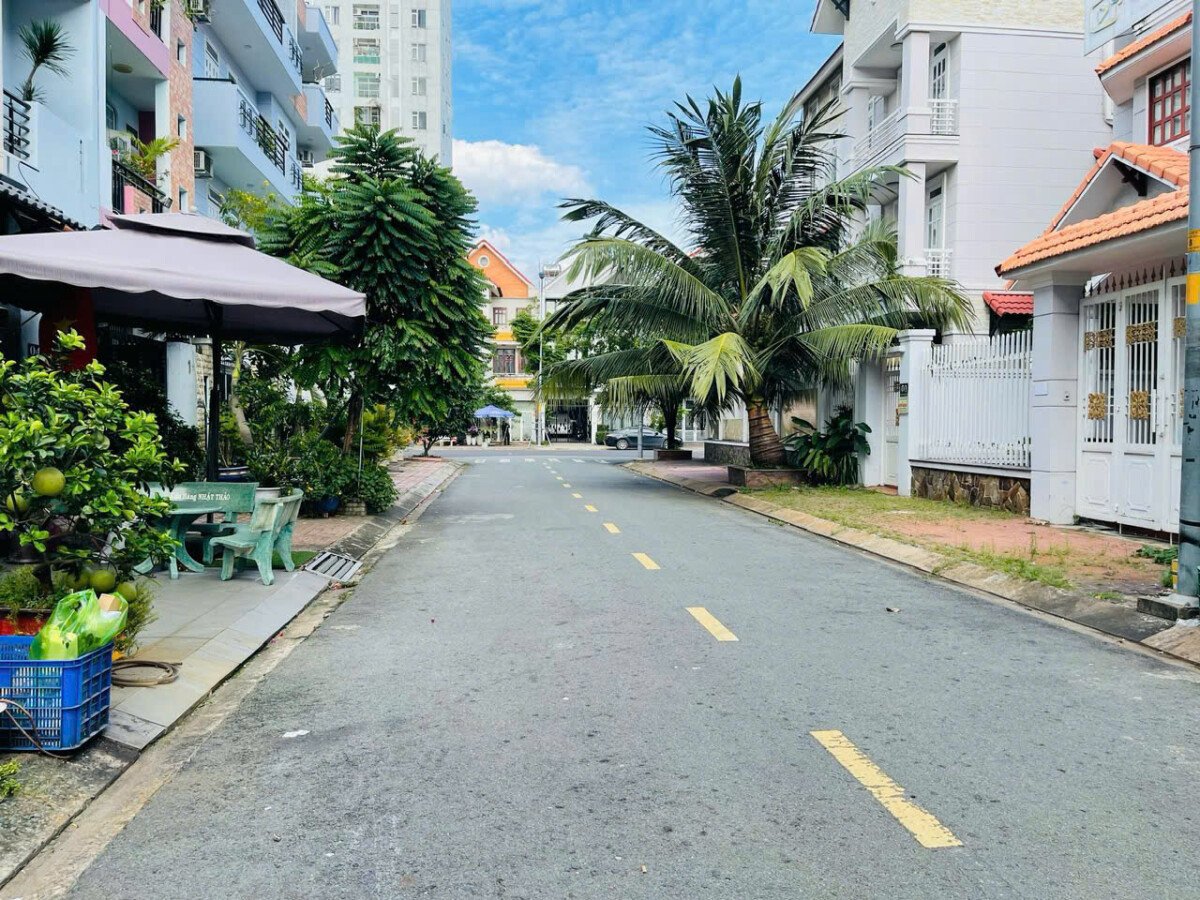 duong noi khu kdc - Mua bán nhà Biệt thự nguyên căn KDC Him Lam 6A Trung Sơn T12/2025