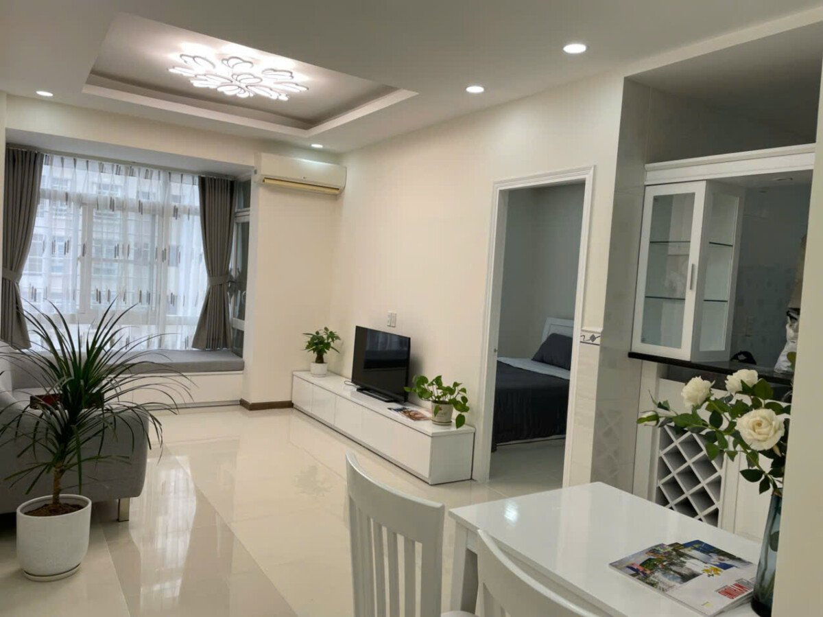 gen h z7048750948121 f91e3656559329c872f5b11df1deaaa8 - Bán căn hộ Sky Garden 3. DT 68m2 Thiết kế 2 Phòng-2wc- Block trung tâm- đang cho thuê 15 Triệu. Giá 5.250 Tỷ
