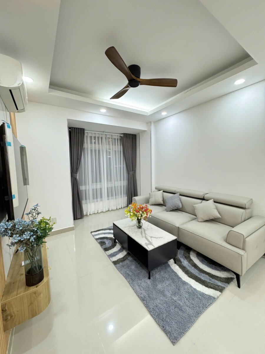 hinh anh phong khach can ho can cho thue - Chỉ với 6.150 tỷ, sở hữu căn hộ 03pn, trung tâm Phú Mỹ Hưng, nội thất đẹp, nhà có hợp đồng thuê cao.
