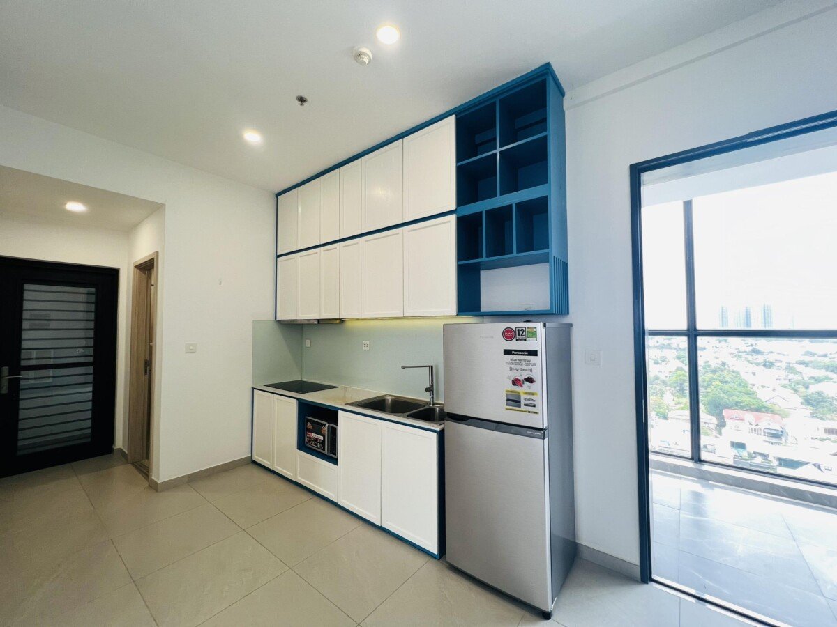 khong gian bep mo - Giảm giá bán gấp căn hộ 2pn view biệt thự chung cư Hưng Phúc Premier