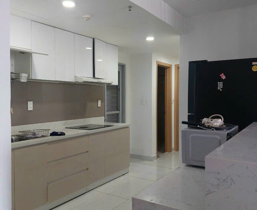 khong gian bep rong rai 11 900x738 - Giá mua bán căn hộ 3pn tòa B diện tích 117m2 chung cư Scenic Valley 1 phường Tân Mỹ T12/20225