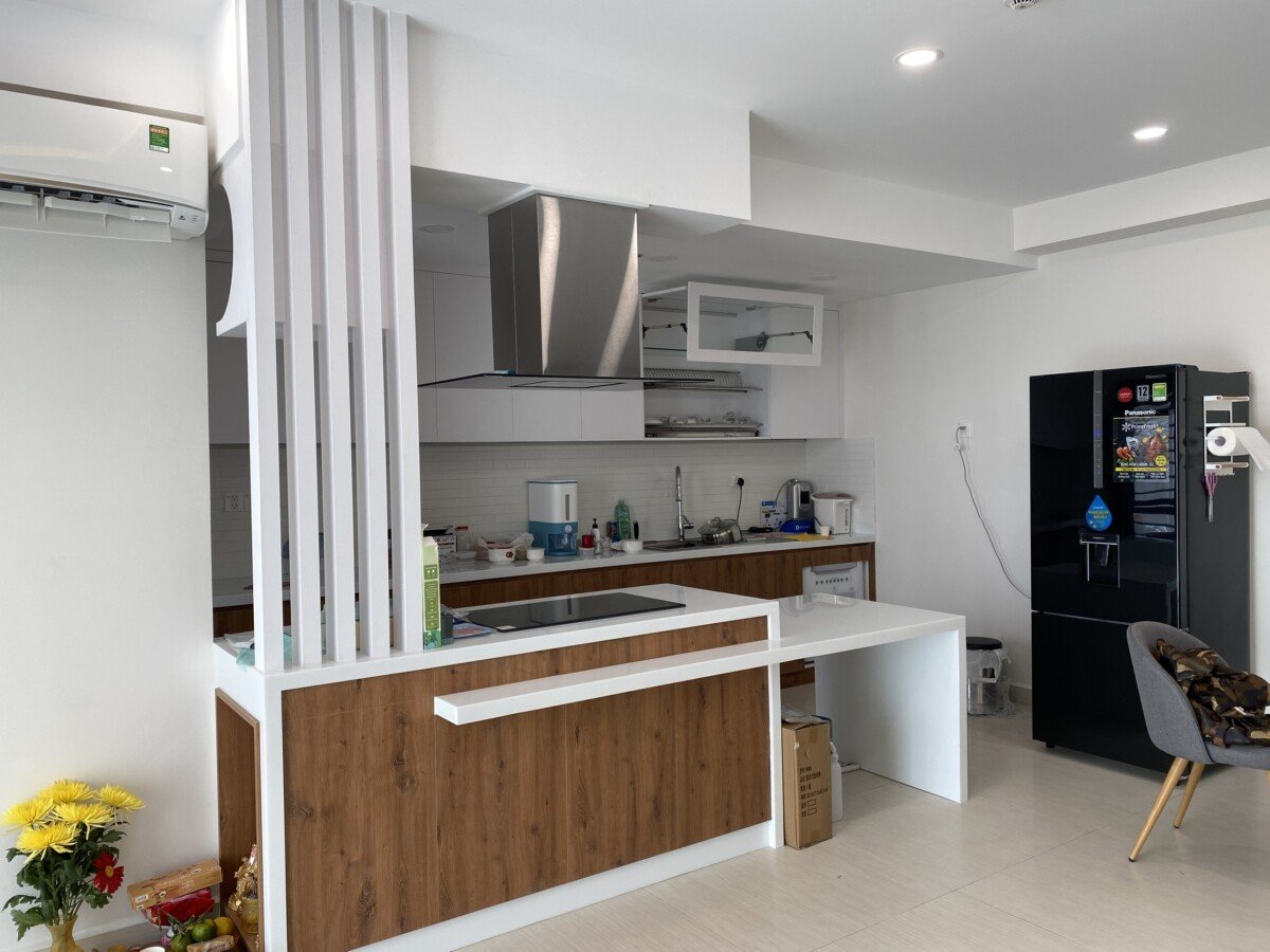 khong gian bep rong rai sang trong - Giá mua bán căn hộ 3pn tòa B chung cư Urban Hill phường Tân Hưng T12/2025