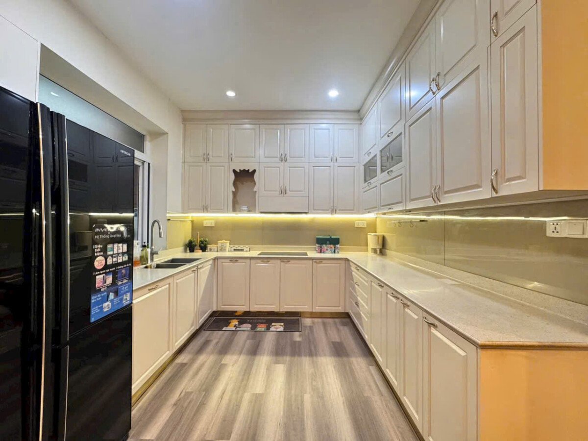 khong gian bep rong rai - Giá cho thuê nhà Biệt thự nguyên căn đường Nội khu Mỹ Thái 1a Phú Mỹ Hưng T12/2025