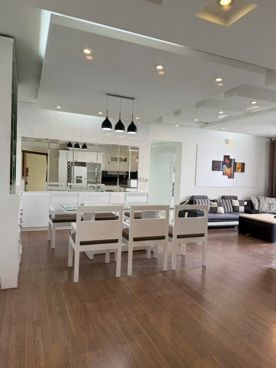 khong gian phong an rong rai - Giá mua bán căn hộ 3pn BA-1 chung cư Riverpark Residence phường Tân Hưng T12/2025