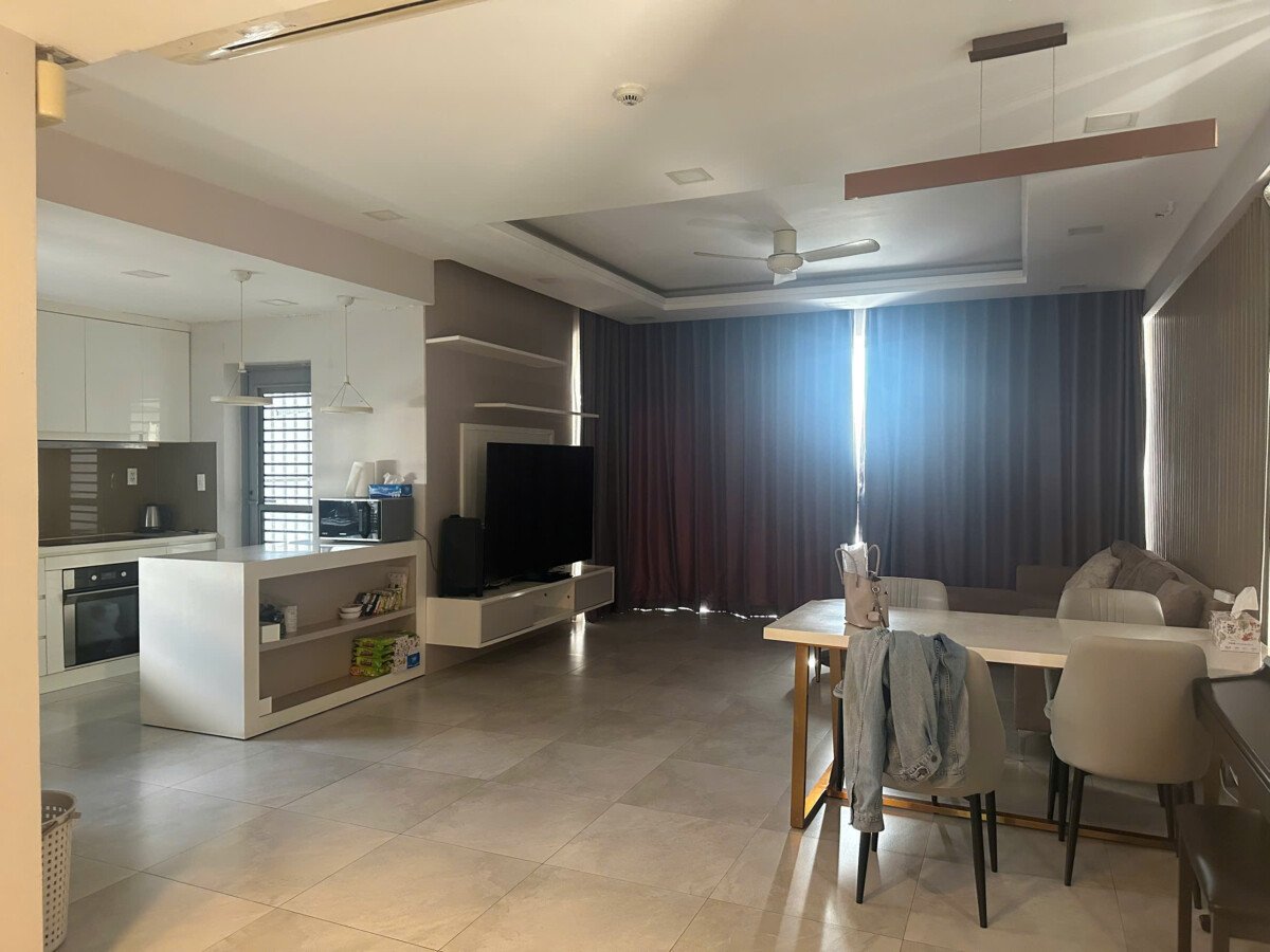 khong gian phong an va bep rong rai - Giá mua bán căn hộ 3pn tòa C chung cư Green Valley phường Tân Mỹ T12/2025