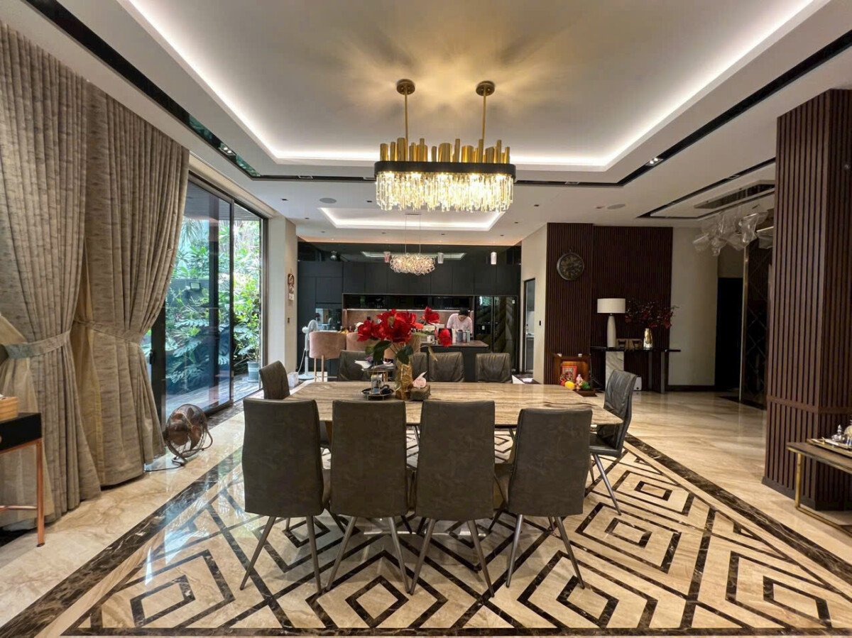 khong gian phong an va bep - Giá mua bán nhà Biệt thự đường Nội khu Nam Thông 3 Phú Mỹ Hưng T12/2025