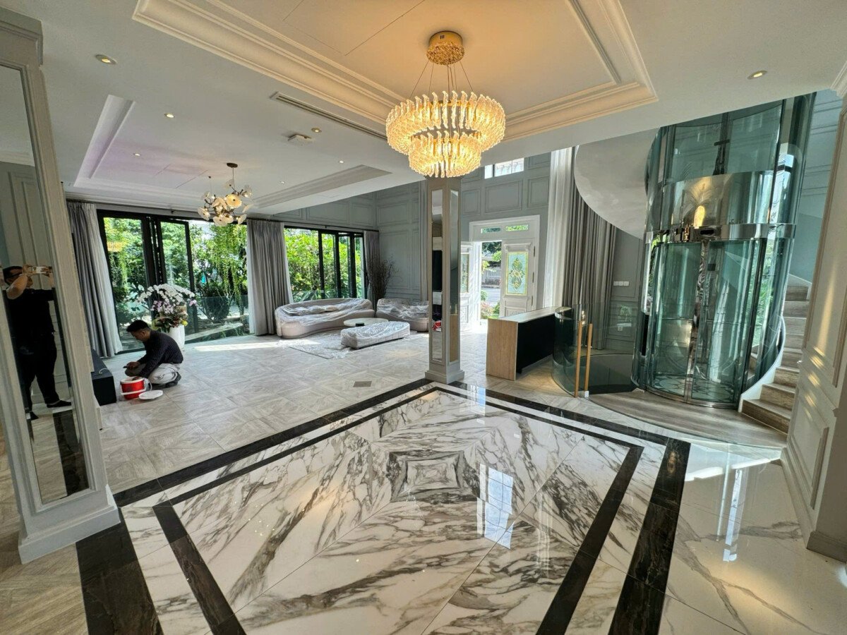 khong gian phong khach tang tret - Giá mua bán nhà Biệt thự góc Đường số 23 kdc Nam Thông 2D phường Tân Mỹ t12/2025