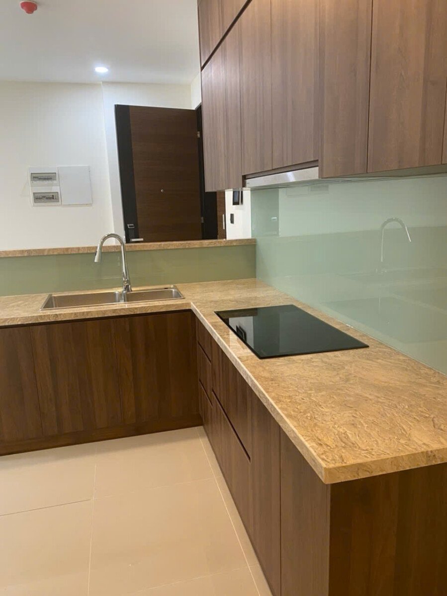 khu vuc bep rong rai - Giá mua bán căn hộ 2pn số 05 tòa E chung cư The Symphony m6 phường Tân Mỹ T12/2025