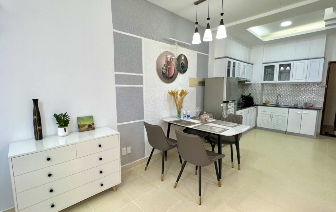 mot goc bep trong can ho can ban sky garden 2 1170x738 - Hạ giá bán nhanh trước Tết căn hộ 71m2, chung cư Sky Garden 2, 02pn, giá 5.1 tỷ, nội thất đầy đủ.