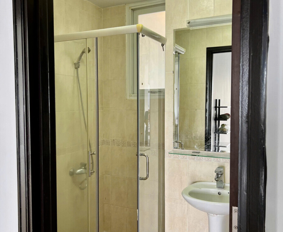 nha tam hoan thien day du 900x738 - Giá mua bán căn hộ 3pn view hồ bơi chung cư Cảnh Viên 2 phường Tân Mỹ T1/2026