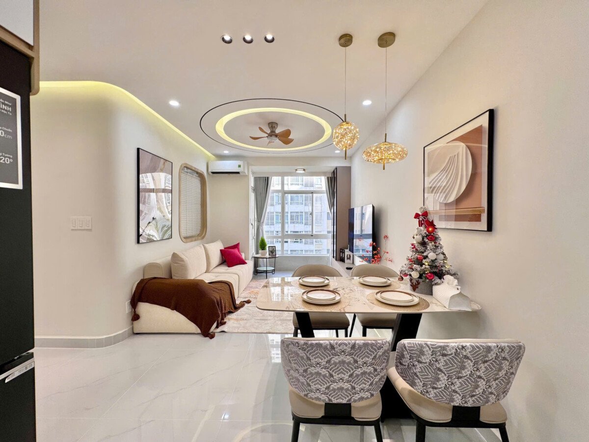 phng khach can ho ban - Bán căn hộ chung cư Sky Garden 3, diện tích 71m2, 03pn, nhà đẹp, nội thất mới 100%, giá bán 6,550 tỷ.