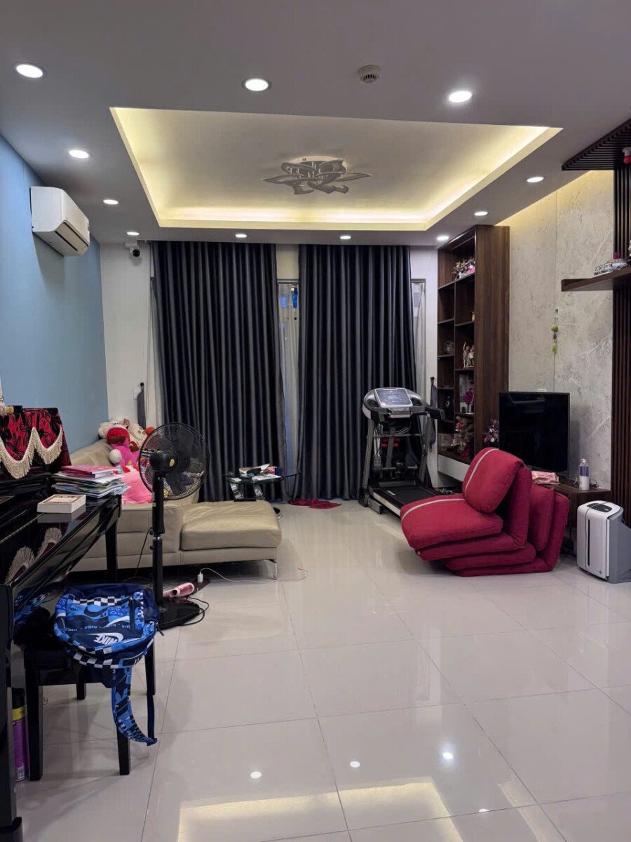 phong khach can ho ban 11 - Bán gấp căn hộ 3pn tòa E chung cư Riverside Residence giá 10 tỷ