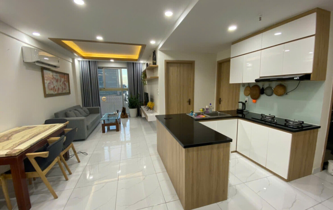 phong khach can ho ban 17 1170x738 - Cho thuê căn hộ chung cư Scenic Vallety 2, 02pn, giá 20tr/tháng, tầng cao, view Crescent Mall