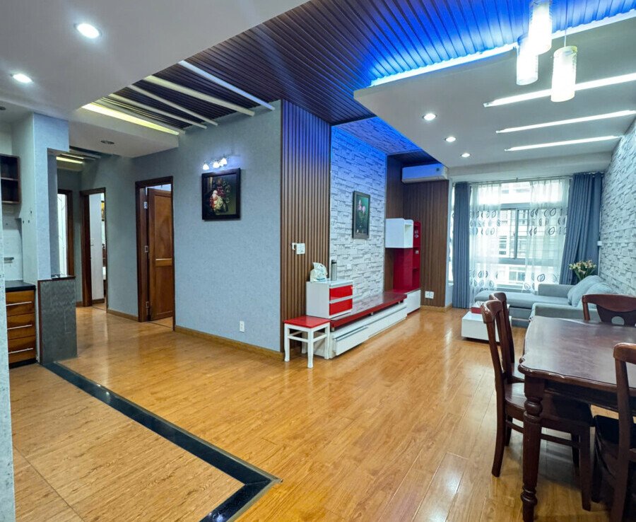 phong khach can ho ban 19 900x738 - Cho thuê căn góc, 91m2, chung cư Sky Garden 1, 03pn, giá 17tr/tháng, nội thất đầy đủ.