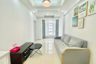 phong khach can ho ban 22 385x258 - Bán căn hộ chung cư Scenic Valey 1, diện tích 71m2, 02pn, giá 6.6 tỷ, view nhìn về Crescent Mall.