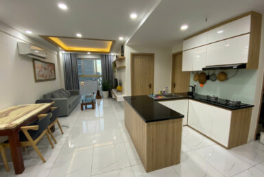 phong khach can ho ban 24 385x258 - Cho thuê căn hộ chung cư Scenic Vallety 2, 02pn, giá 20tr/tháng, tầng cao, view Crescent Mall