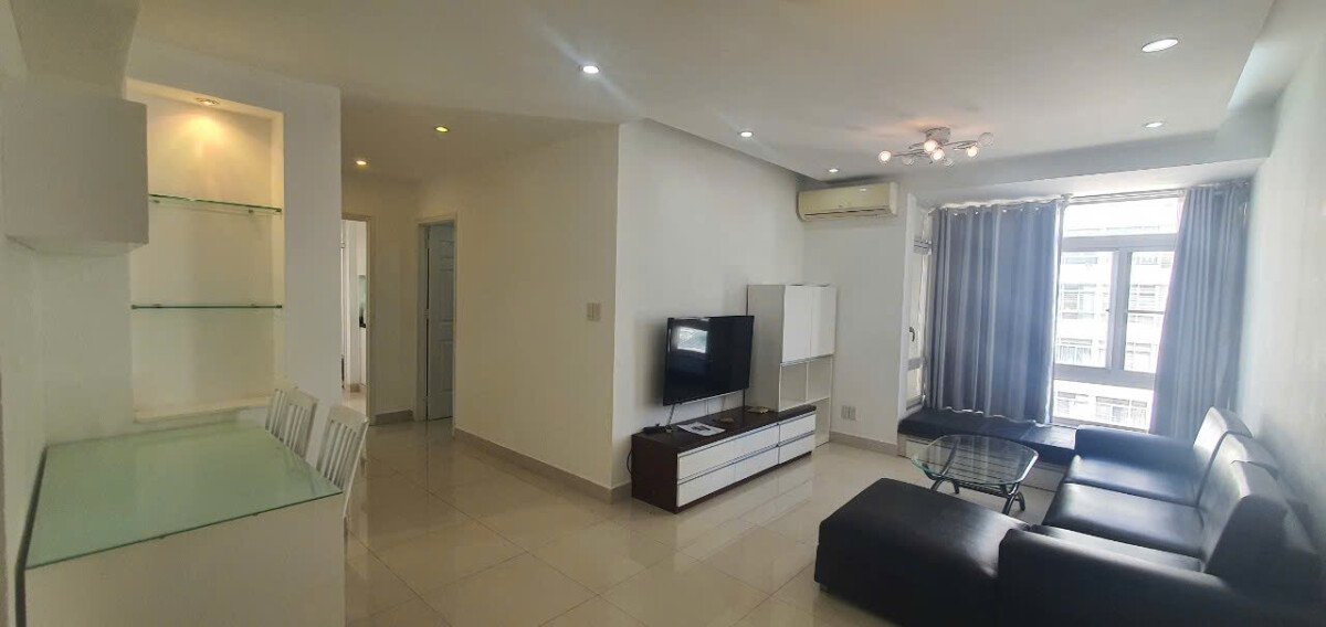 phong khach can ho ban 26 - Bán nhanh căn hộ chung cư Sky Garden 3 , diện tích 71m2, giá 5.350 tỷ, nhà đang có hợp đồng thuê.