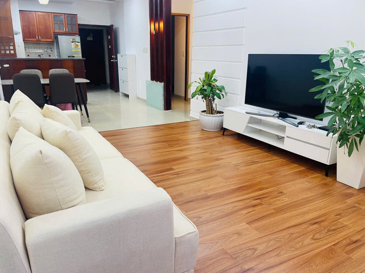 phong khach can ho ban 43 - Còn sót lại căn 71m2, chung cư Sky Garden 2, giá 4.980 tỷ, nhà có hợp đồng thuê tháng 8/2026 trống.