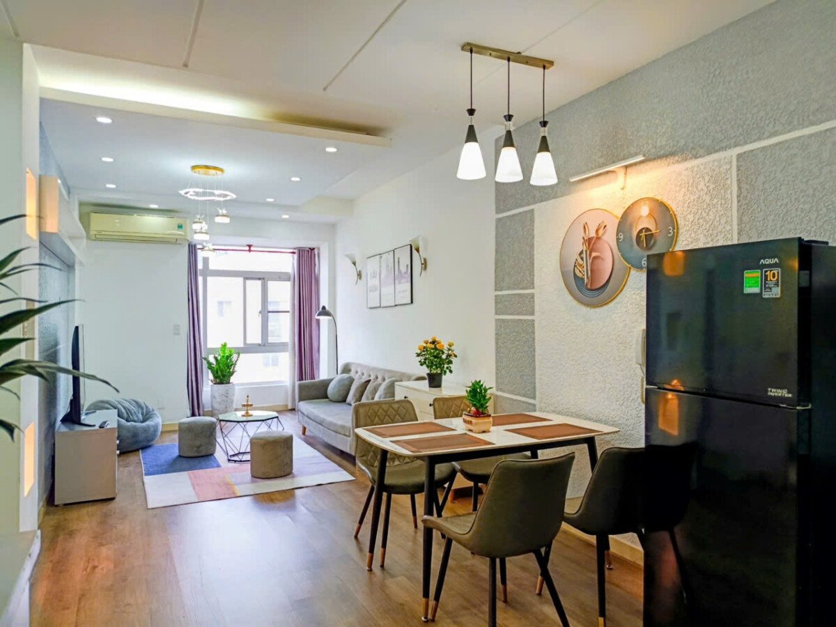 phong khach can ho can ban 4 - Cho thuê nhanh căn hộ 71m, chung cư Sky Garden 2, 02pn, giá 16tr/tháng, nội thất đầy đủ.
