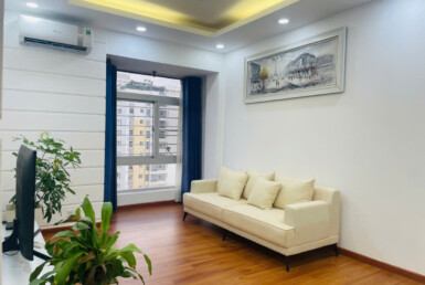 phong khach can ho can cho thue gap 2 385x258 - Còn sót lại căn 71m2, chung cư Sky Garden 2, giá 4.980 tỷ, nhà có hợp đồng thuê tháng 8/2026 trống.