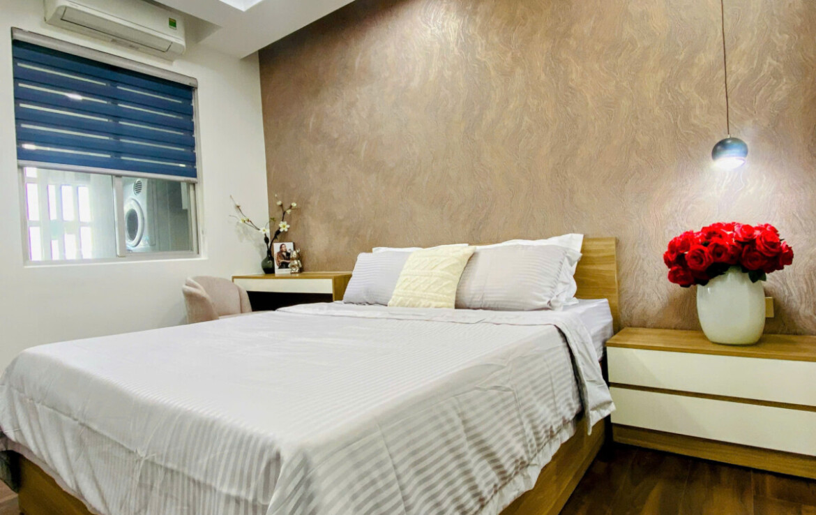 phong ngu can can ho can ban 1170x738 - Bán căn hộ chung cư Mỹ Khánh, 118m2, 03pn, nhà đẹp, giá 9.3 tỷ, xem nhà dễ, nội thất đầy đủ.