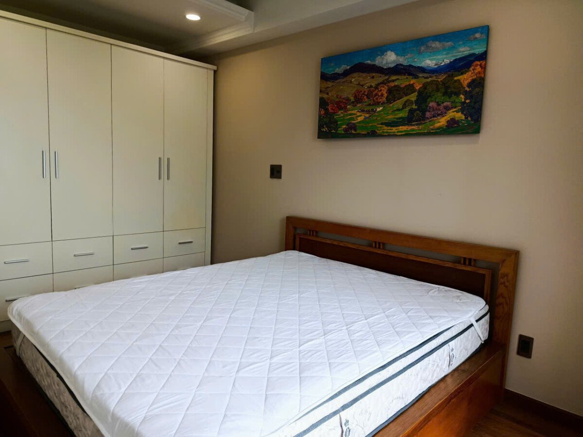 phong ngu can ho ban 13 - Cần bán nhanh căn hộ 118m2, chung cư Green Valley, giá 10.950 tỷ, nhà đầy đủ nội thất.