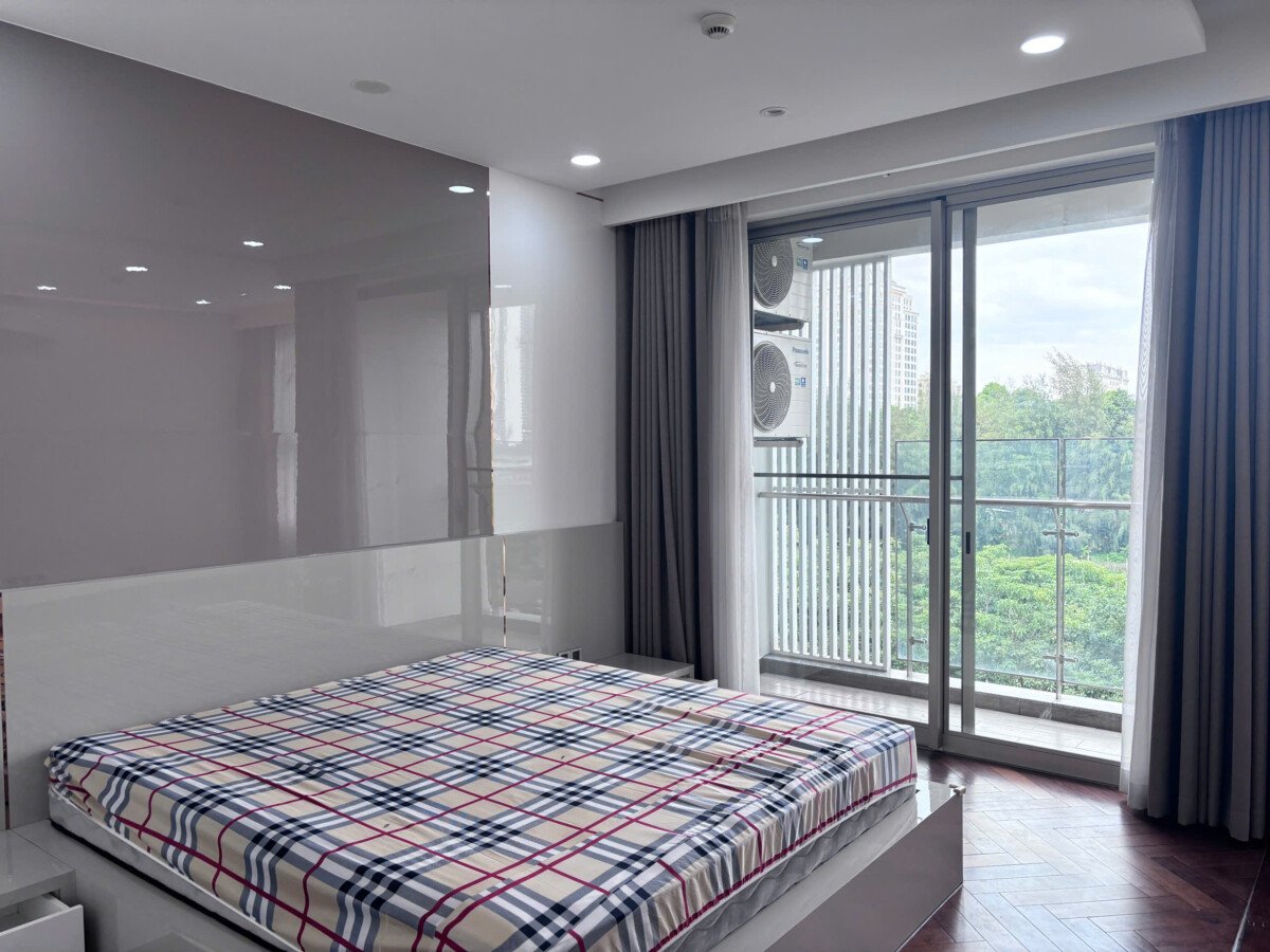phong ngu can ho ban 24 - Bán căn hộ chung cư Midtown The Symphony, 121m2, 03pn, view sông, nội thất đầy đủ.