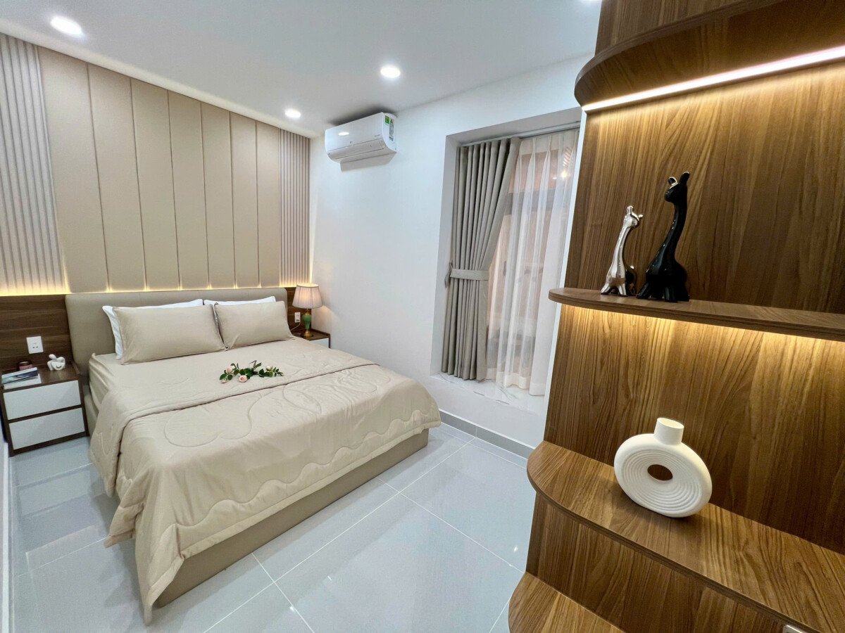 phong ngu can ho ban 32 - Bán căn hộ sân vườn chung cư Sky Garden 2 , diện tích 114m2, 03pn, giá bán 9,6 tỷ, nhà đẹp.