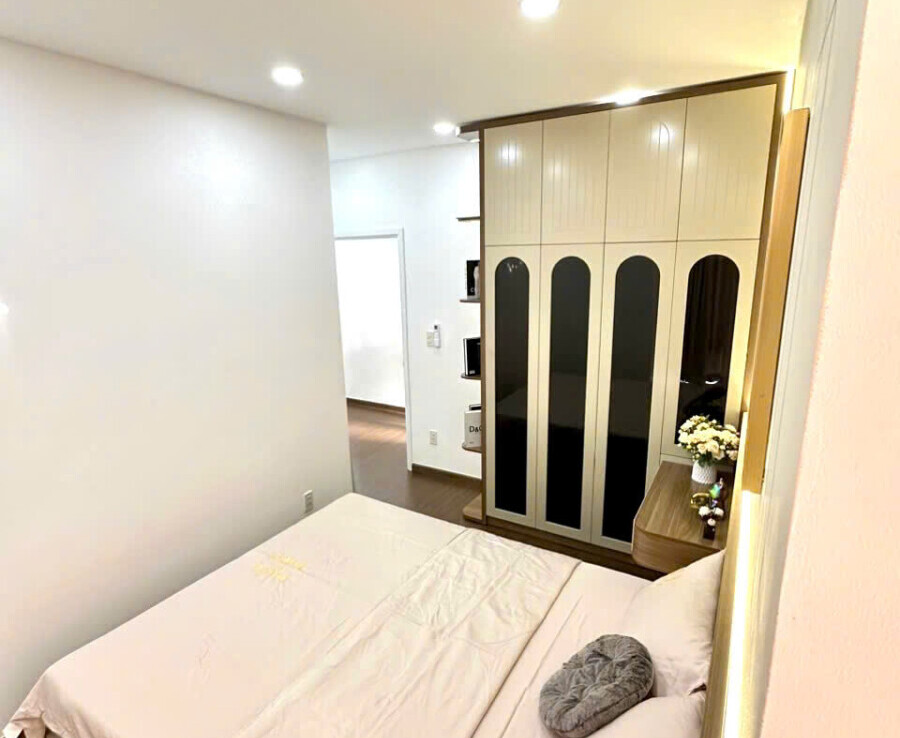 phong ngu can ho ban 39 900x738 - Bán căn hộ chung cư Sky Garden 3, diện tích 70m2, giá 6.450 tỷ, nhà đẹp, nội thất mới 100%.