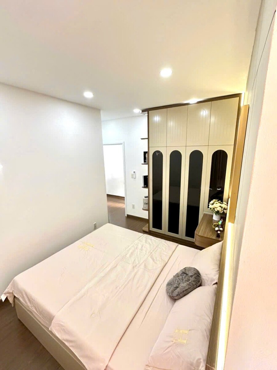 phong ngu can ho ban 39 - Bán căn hộ chung cư Sky Garden 3, diện tích 70m2, giá 6.450 tỷ, nhà đẹp, nội thất mới 100%.